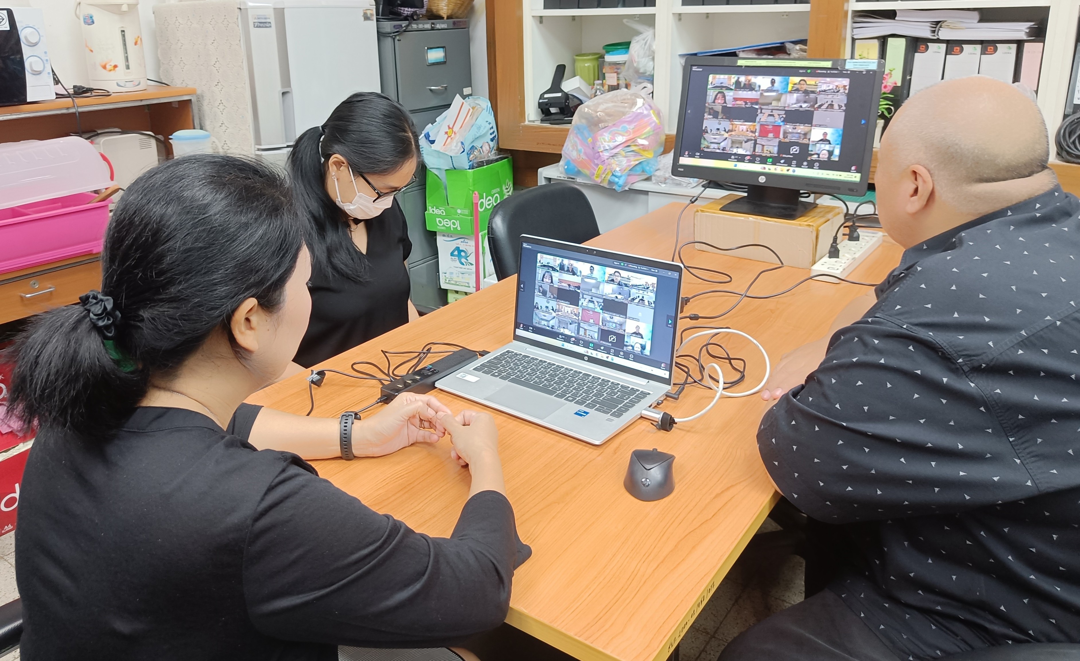 title - เข้าร่วมการประชุมชี้แจงกรอบและแนวทางการประเมินผลการปฏิบัติราชการของส่วนราชการ ประจำปีงบประมาณ พ.ศ. 2569-2570 ครั้งที่&nbsp;2 ผ่านสื่ออิเล็กทรอนิกส์ (ระบบ&nbsp;Zoom Meeting&nbsp;/&nbsp;Facebook Live และผ่านระบบ&nbsp;Youtube Live) ของสำนักงาน ก.พ.ร.